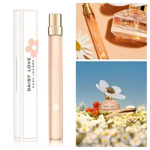 💐Scent Need💐BNIB Marc Jacobs 0.33 OZ Daisy Love EDT Travel Purse Spray!$37Ret!